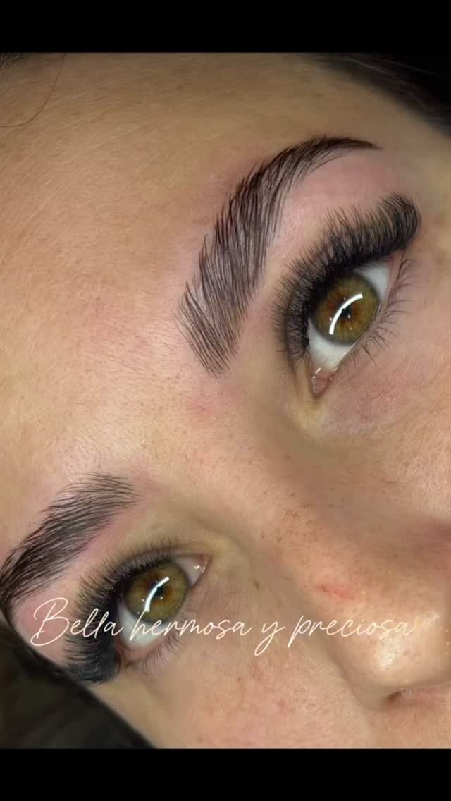 Cejas y pestañas trabajadas