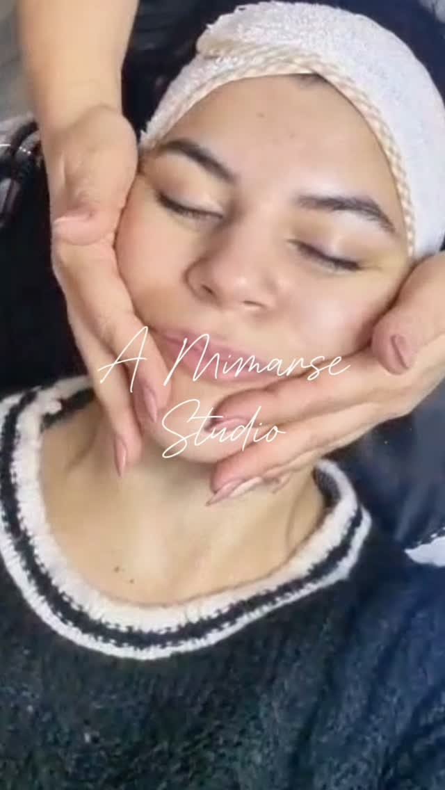 Tratamiento facial en cabina